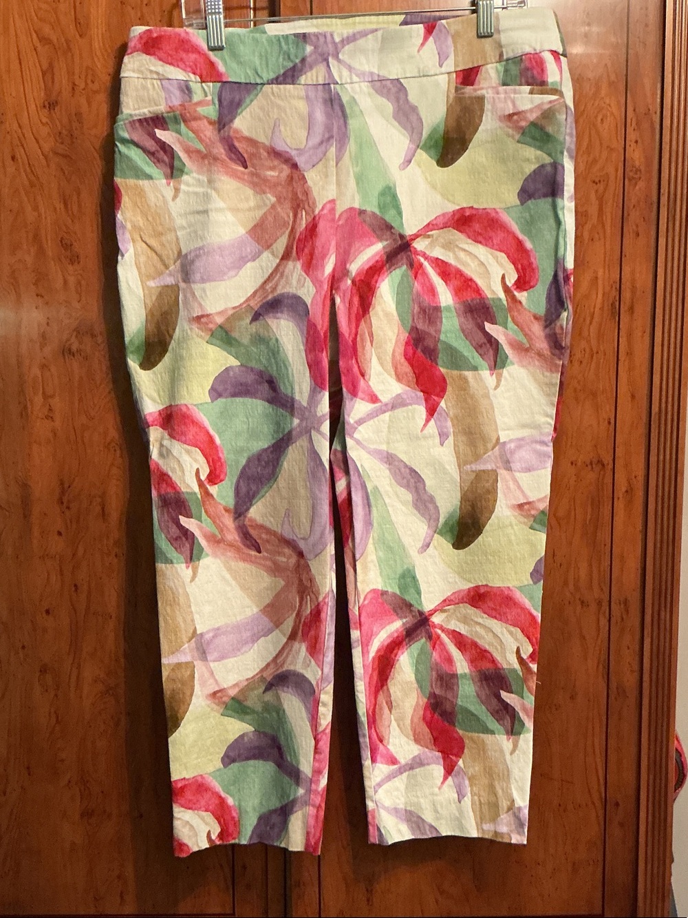 Chico's Vibrant Floral Crop Pants in Multi-Colored Watercolor Print